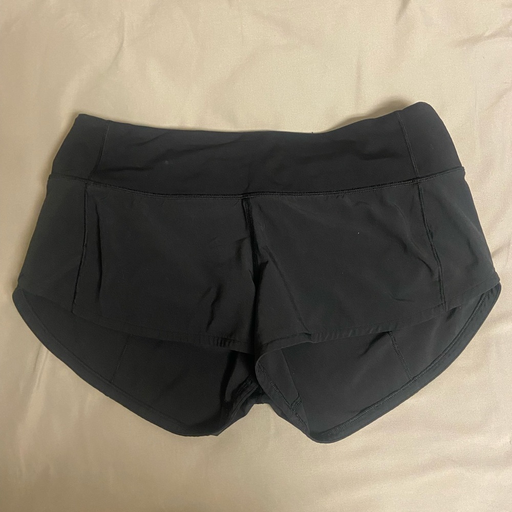 Lululemon speed up low rise 2.5 inch shorts